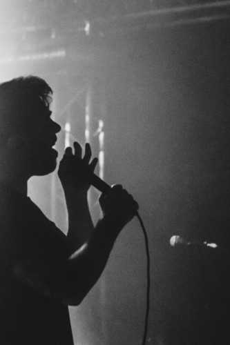 singer-performing-on-stage-at-a-live-show-C2JAB4V